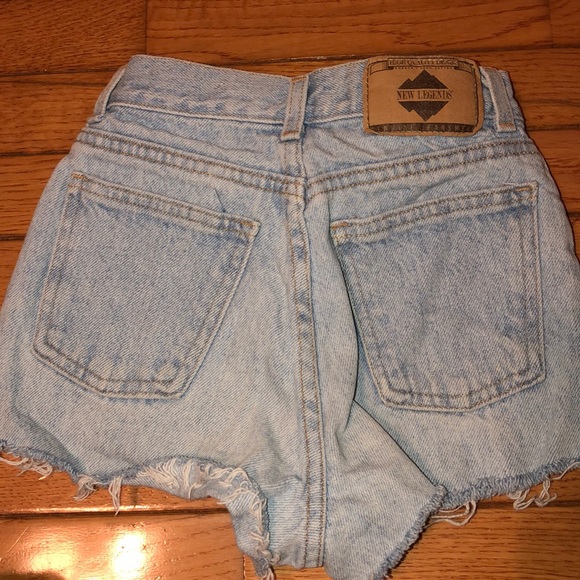 High Waist Distressed Hem Denim Shorts - Picture 2 of 3